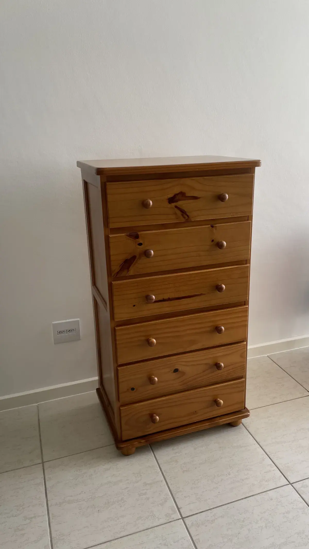 Cômoda Verde Sage antes do envelopamento — Aplik Decor RJ